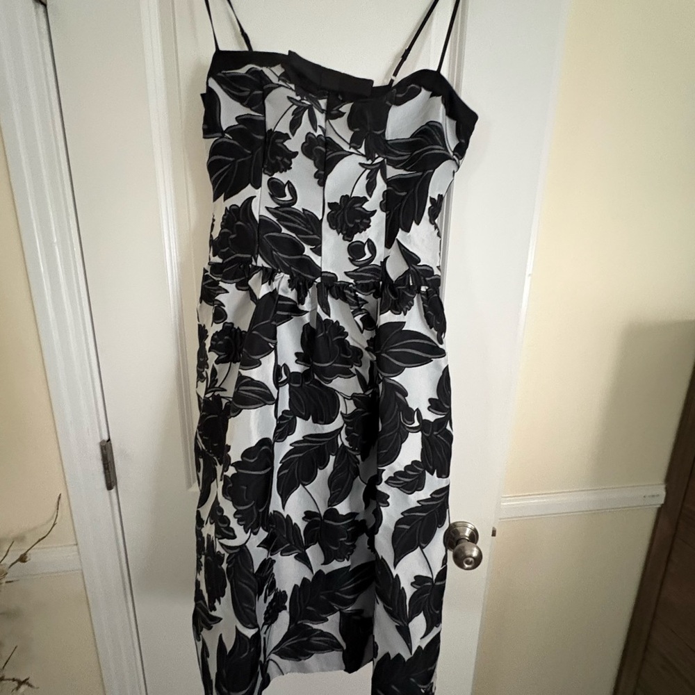 Maeve Monochrome Leaf Print Midi Dress